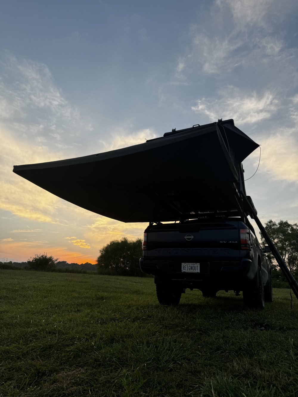 Reign 270 FR+ Awning