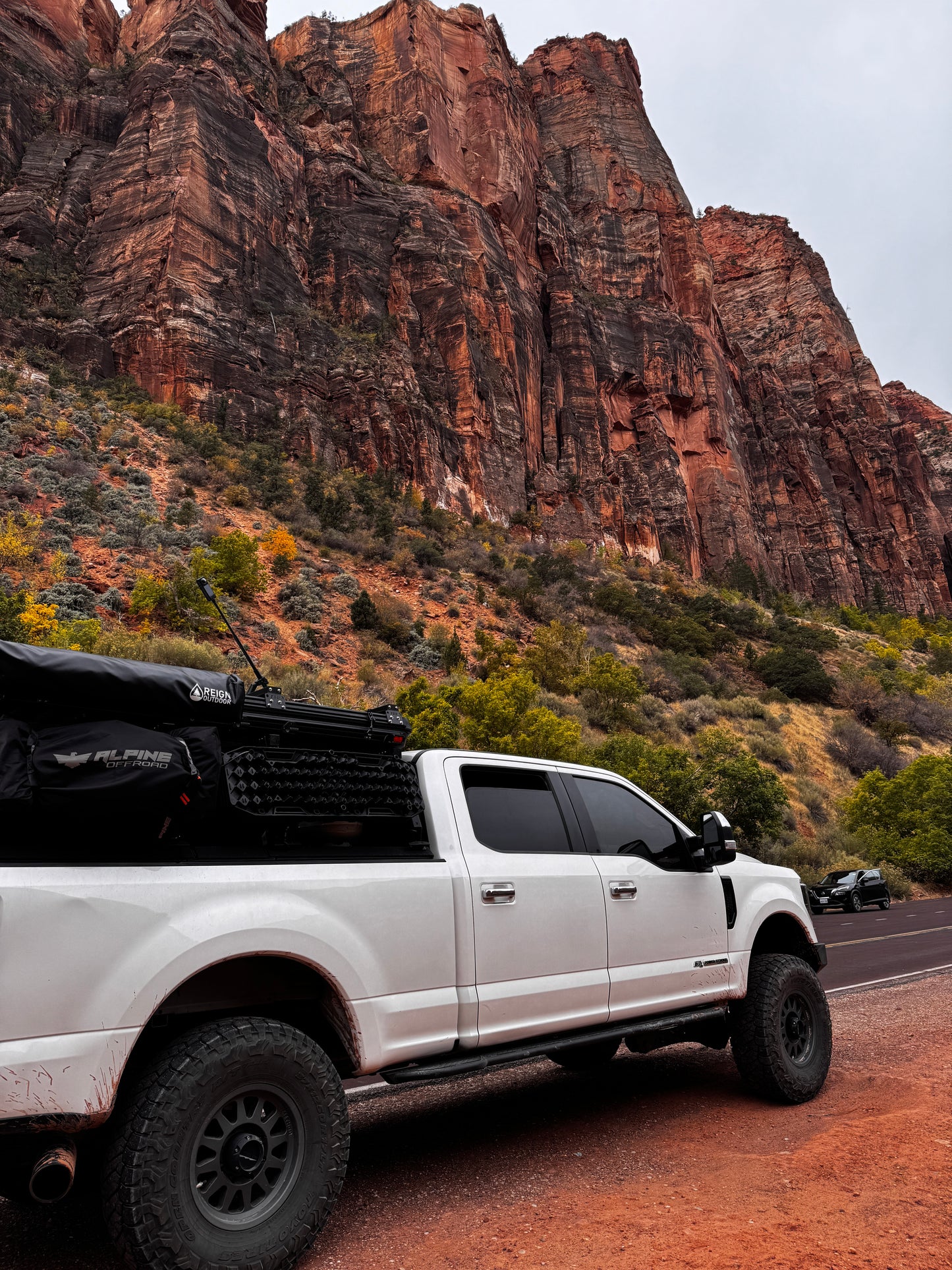 Reign Outdoor Off-Suite Privacy Tent