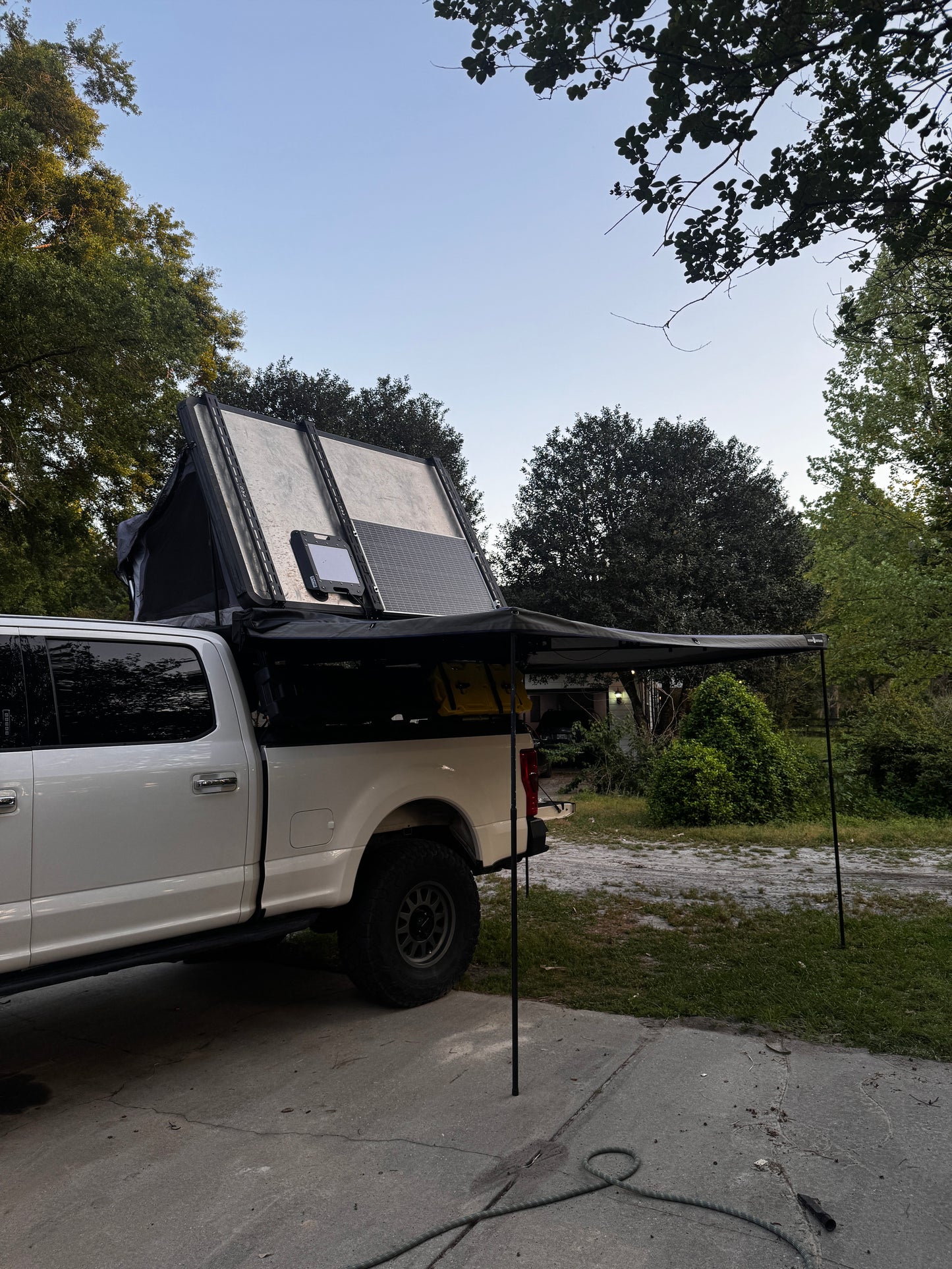 Reign 270 FR+ Awning