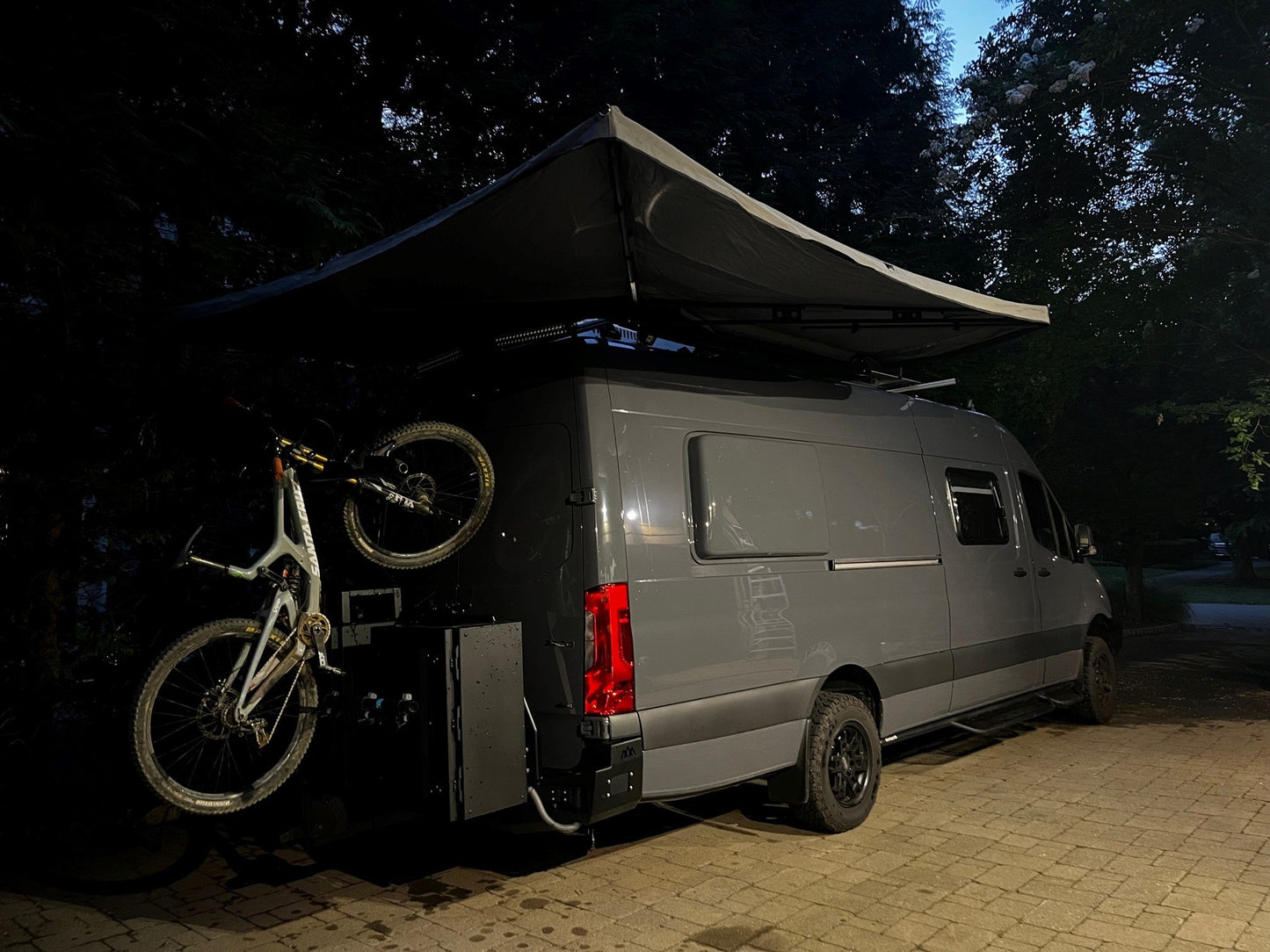 Reign 270 FR+ Awning