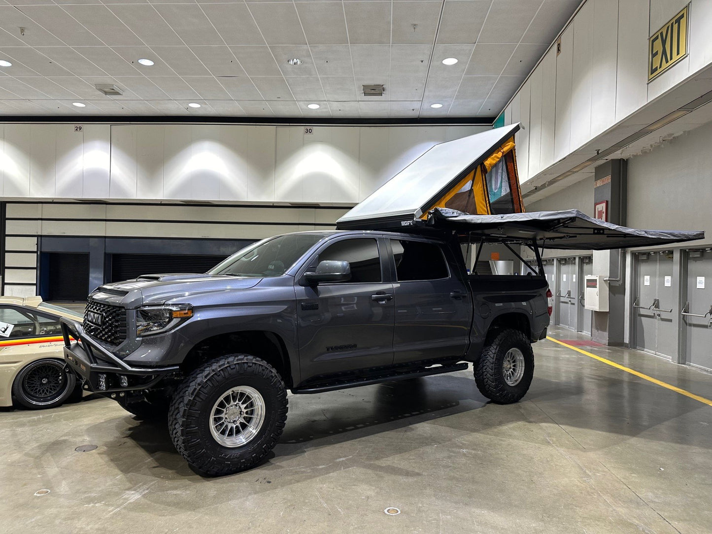 Reign 270 FR+ Awning